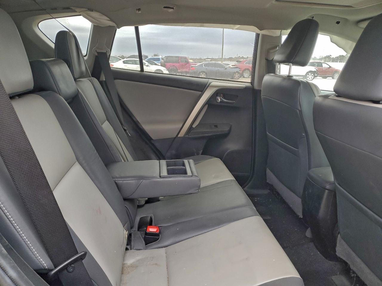 Toyota RAV4 Limited Image 6