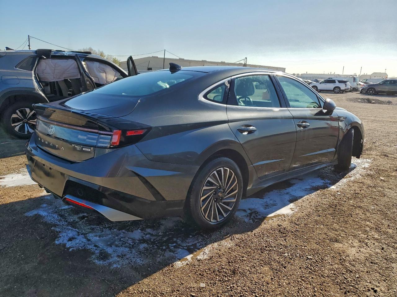 Hyundai SONATA Hybrid Image 2