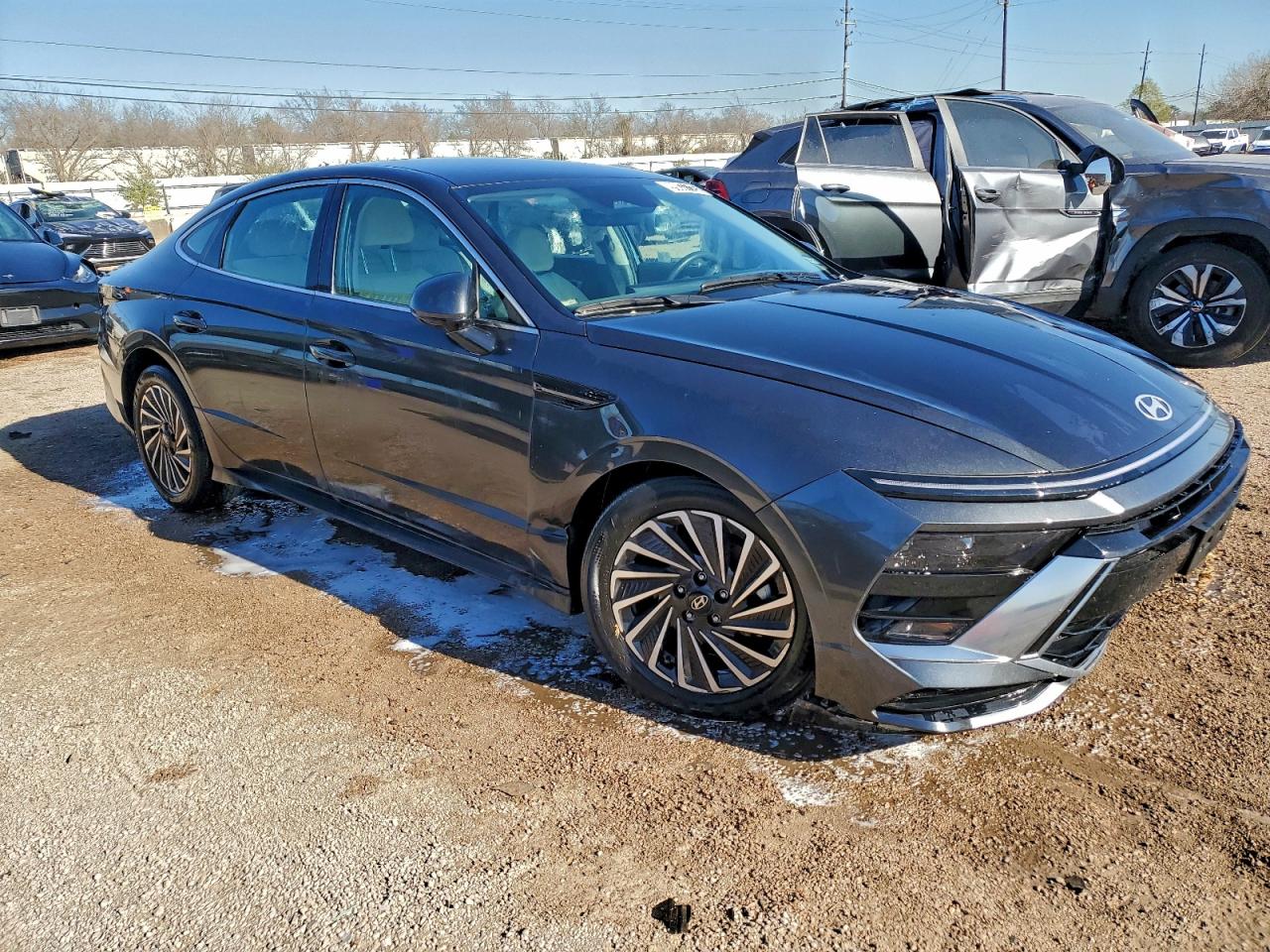 Hyundai SONATA Hybrid Image 3