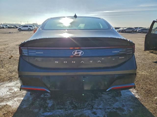 Hyundai SONATA Hybrid Image 6