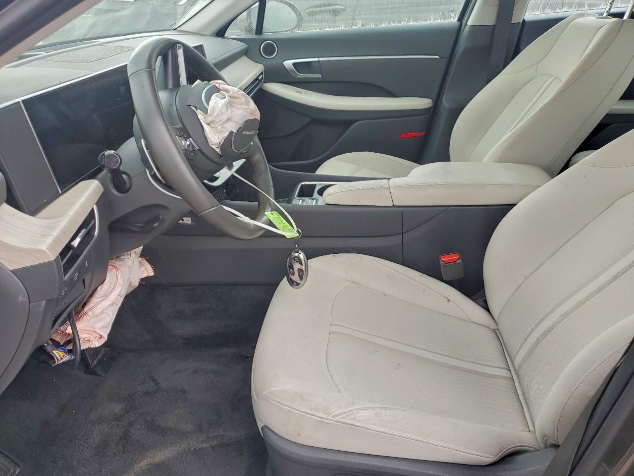 Hyundai SONATA Hybrid Image 8