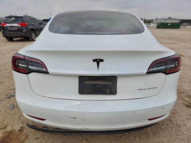 Tesla Model 3 Image 11