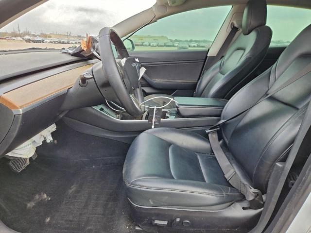 Tesla Model 3 Image 12