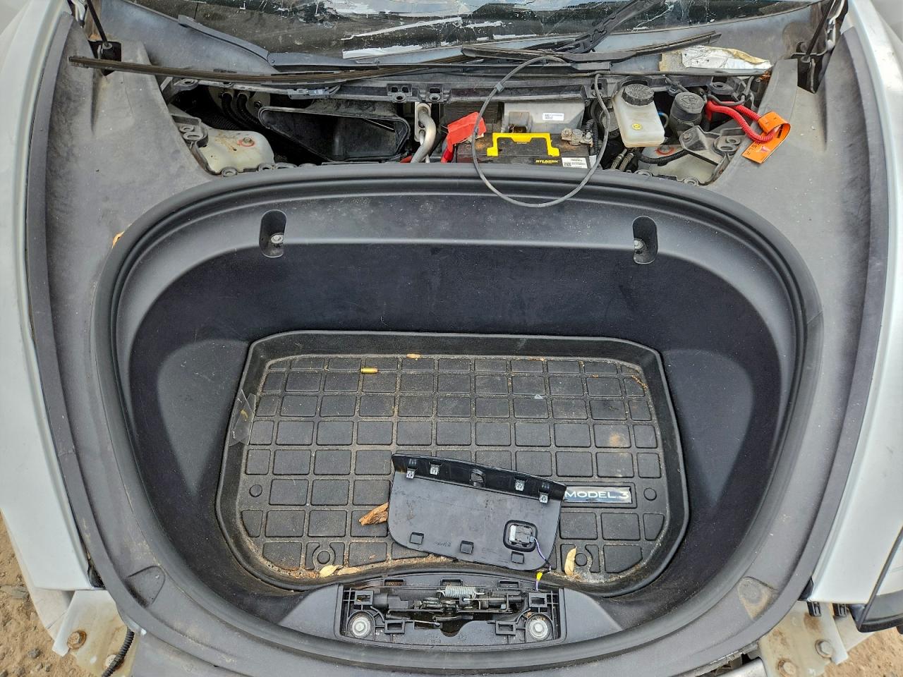 Tesla Model 3 Image 10