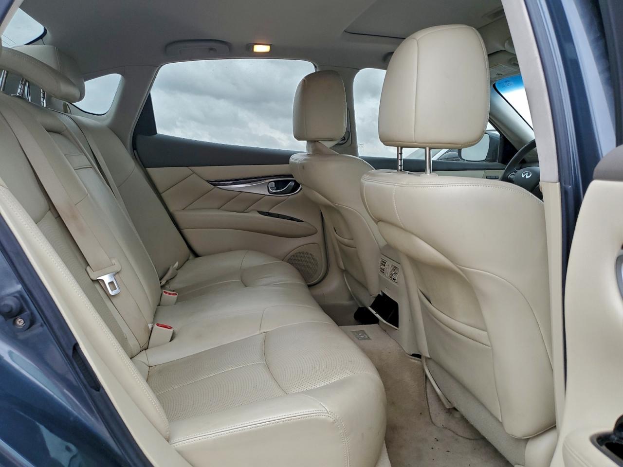 INFINITI M37 Image 3