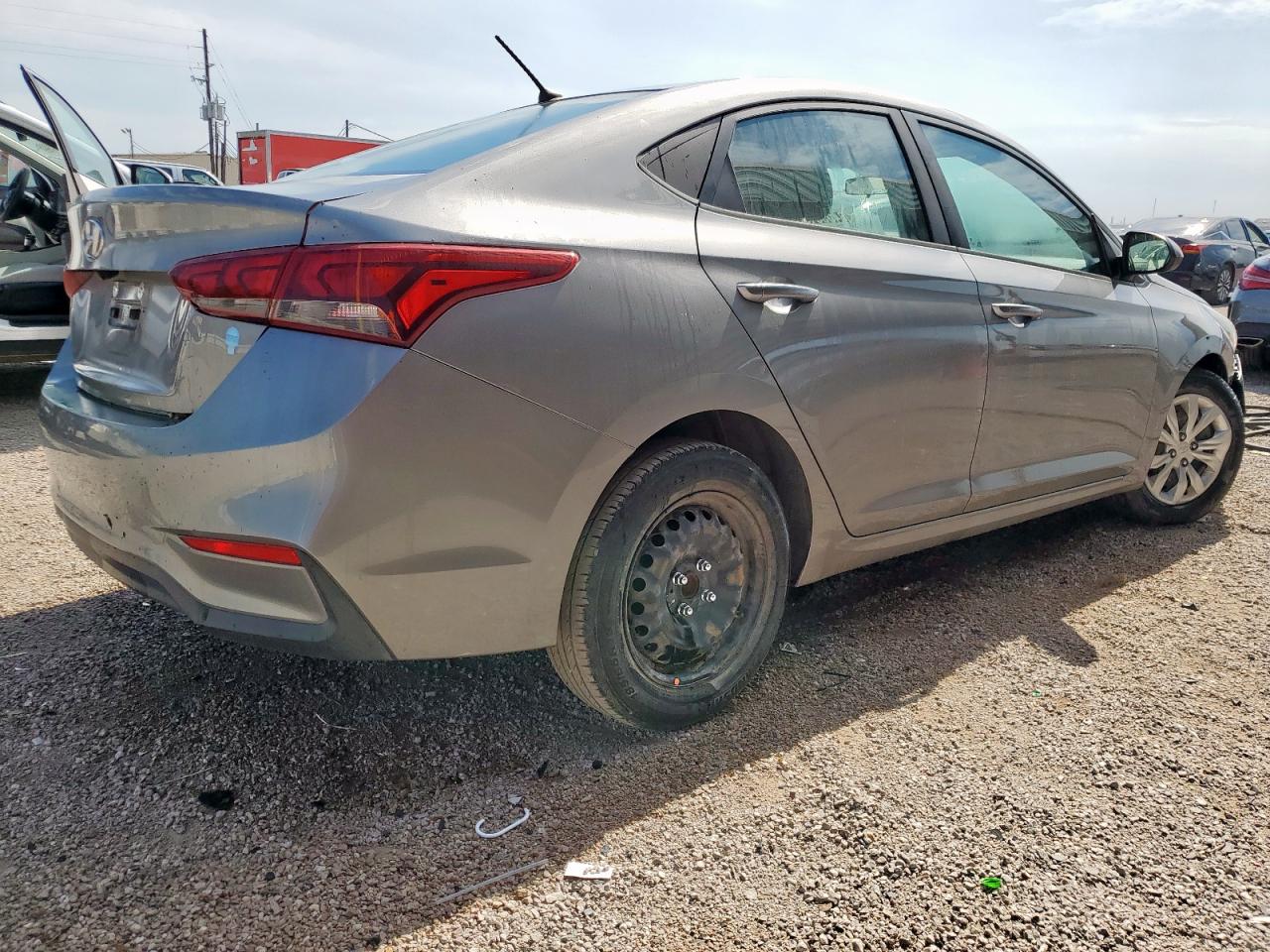 Hyundai ACCENT Se Image 9