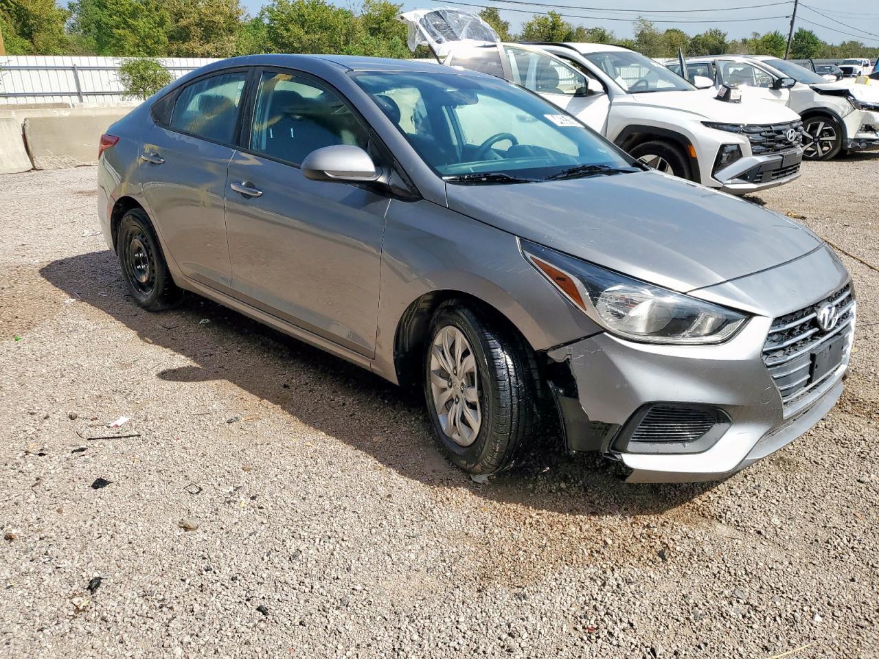 Hyundai ACCENT Se Image 2
