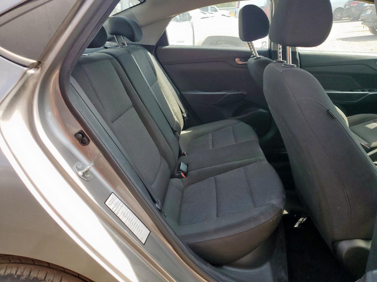 Hyundai ACCENT Se Image 6