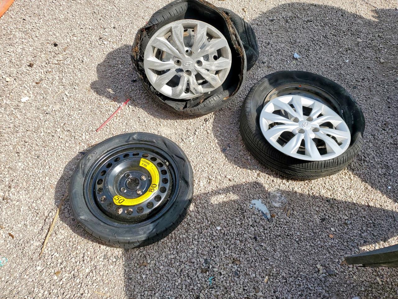 Hyundai ACCENT Se Image 11