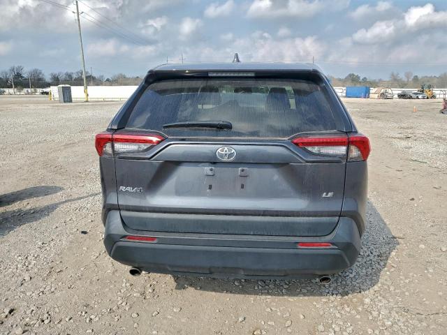 Toyota RAV4 Le Image 5