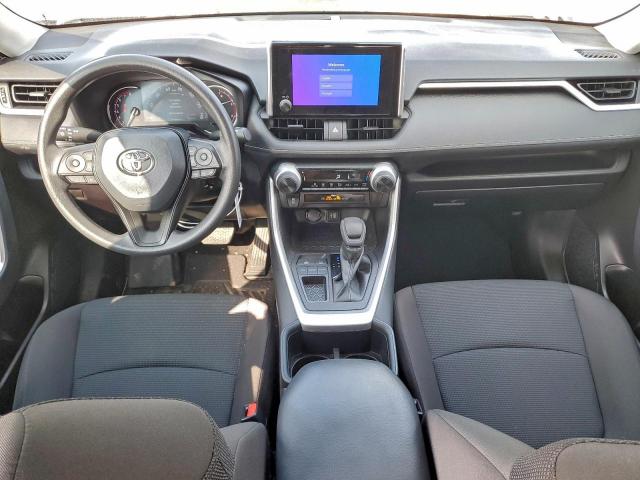 Toyota RAV4 Le Image 11