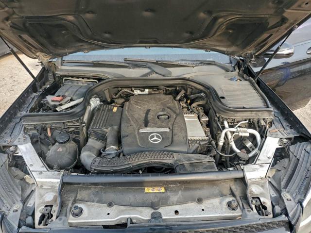 Mercedes-Benz GLC 300 Image 9