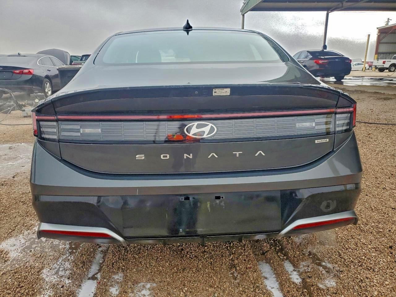 Hyundai SONATA Hybrid Image 13