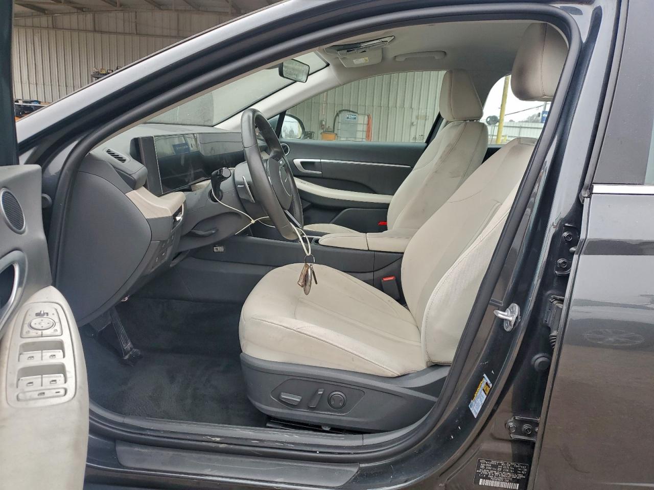 Hyundai SONATA Hybrid Image 11