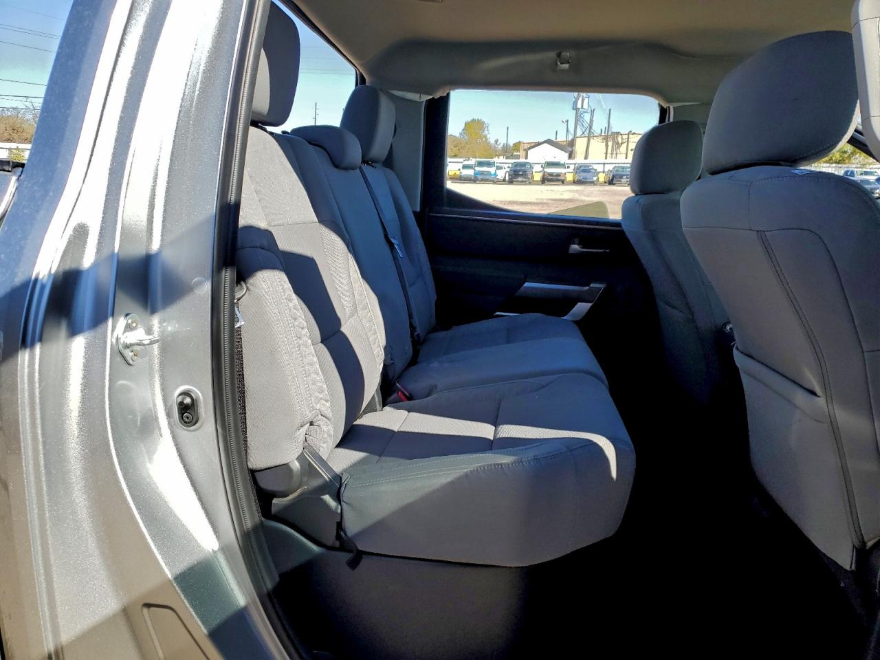 Toyota Tundra Crewmax Sr5 Image 9