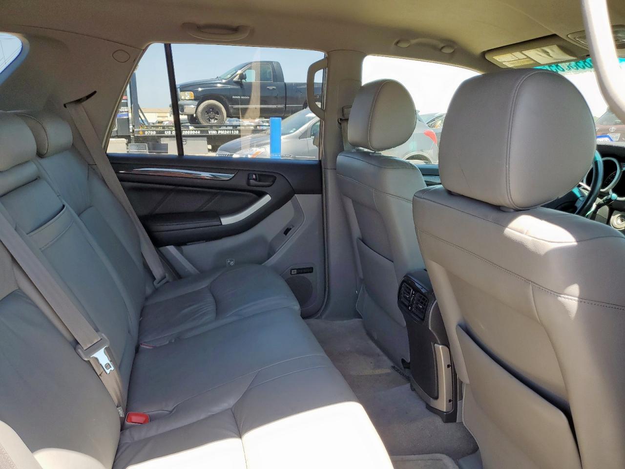 Toyota 4Runner Limited Image 7