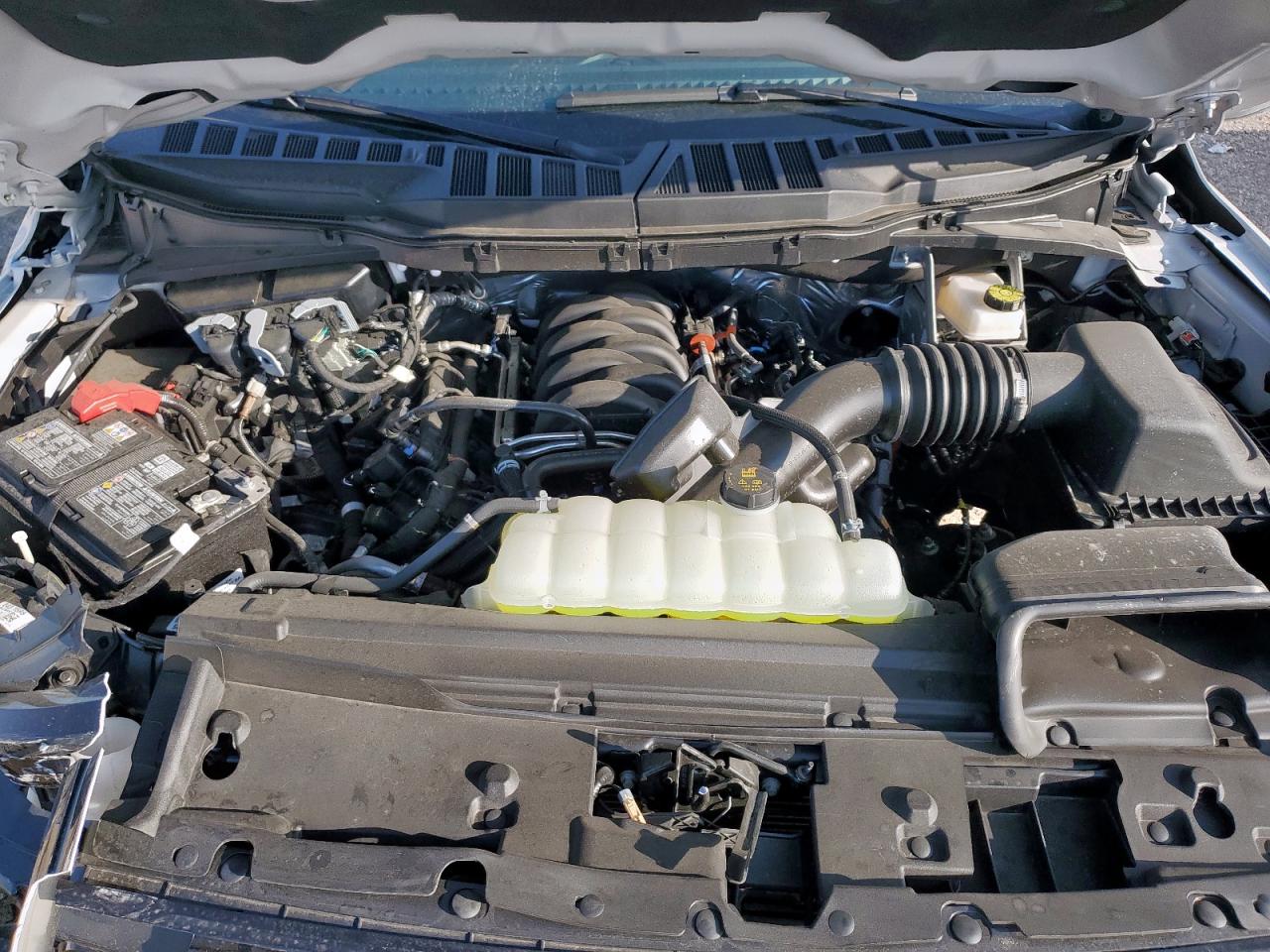 Ford F-150 Xlt Image 9