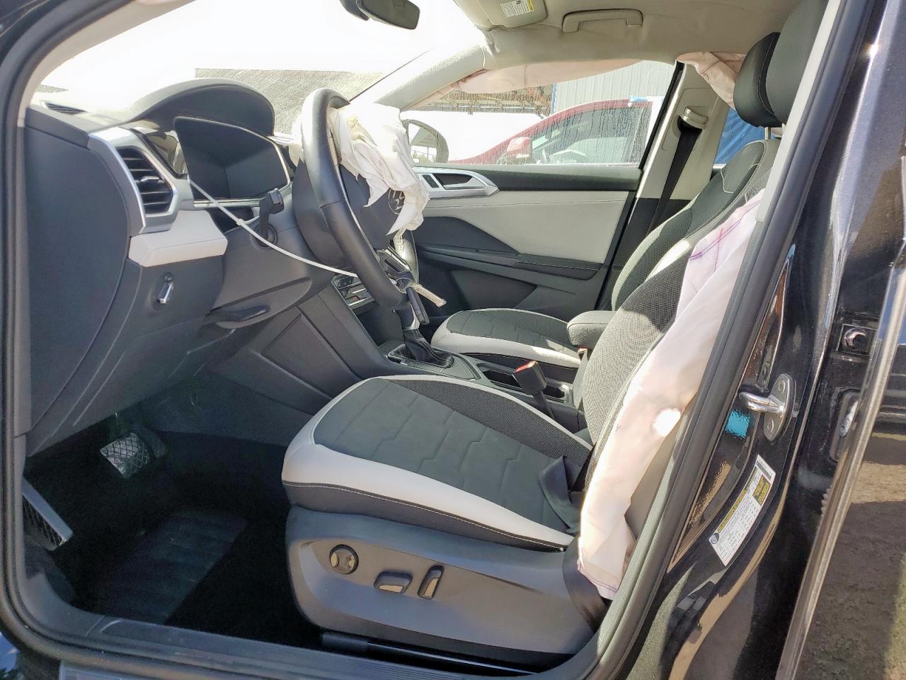 Volkswagen Taos Se Image 8