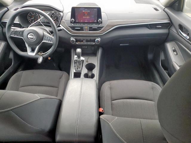 Nissan Altima Sv Image 9