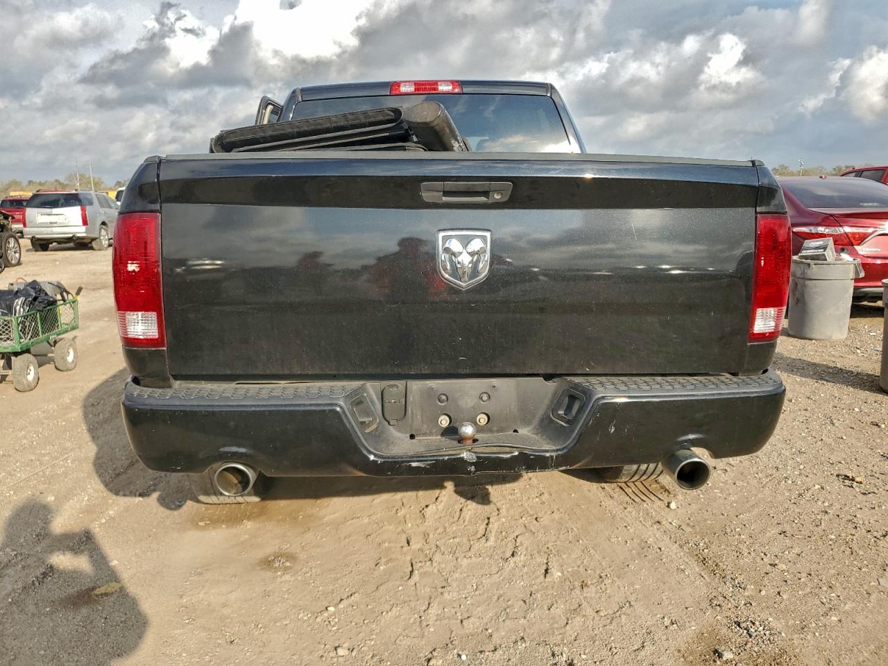 Ram 1500 St Image 9
