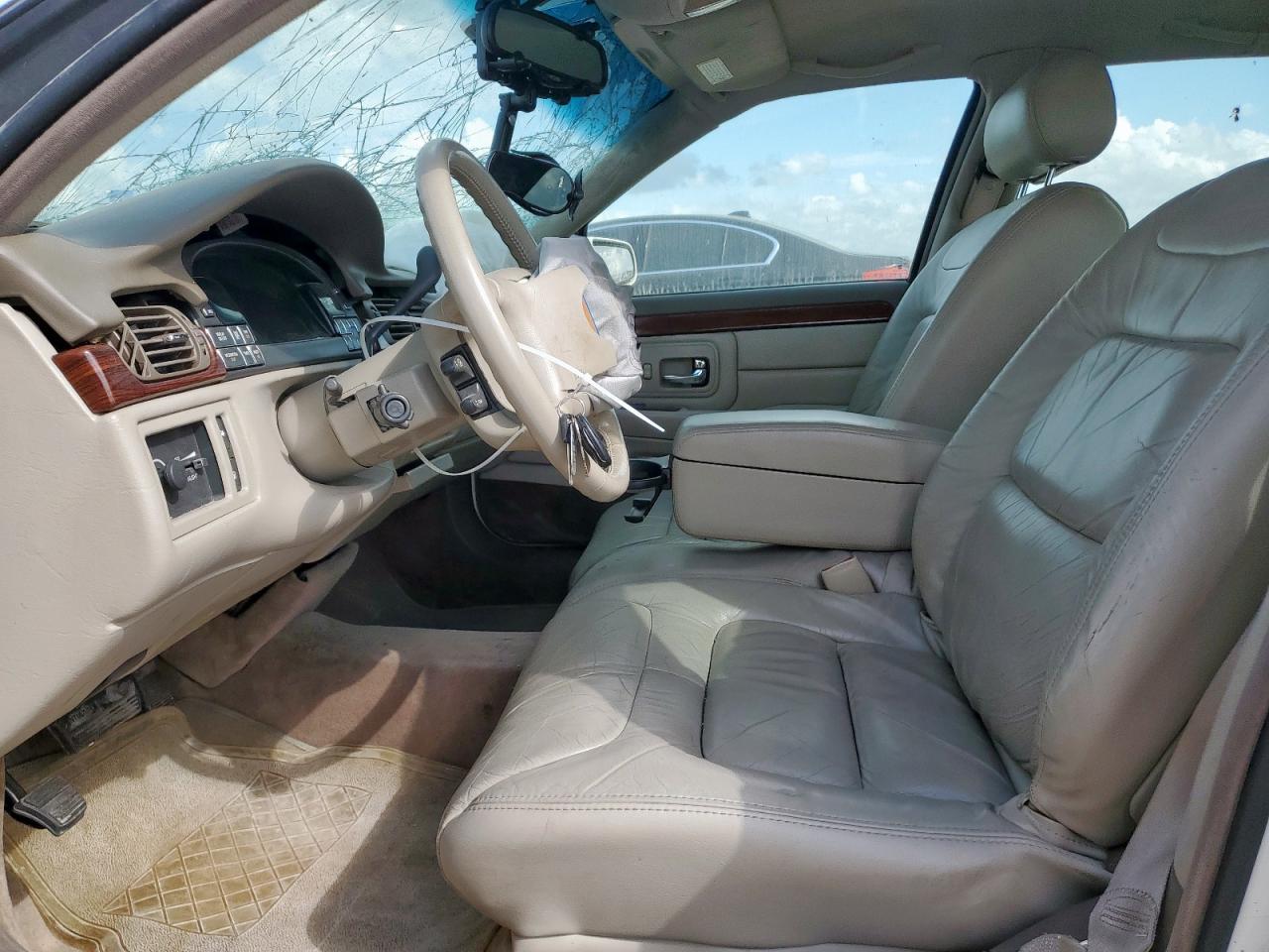 Cadillac DeVille Image 3