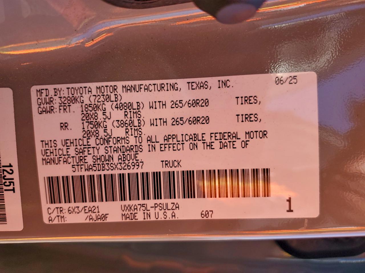 Toyota Tundra Crewmax Limited Image 6