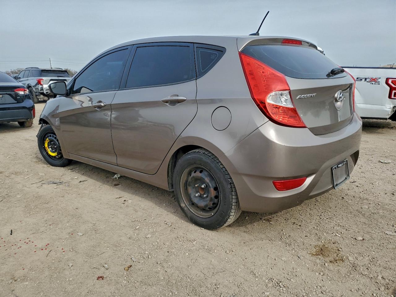 Hyundai ACCENT Gls Image 4