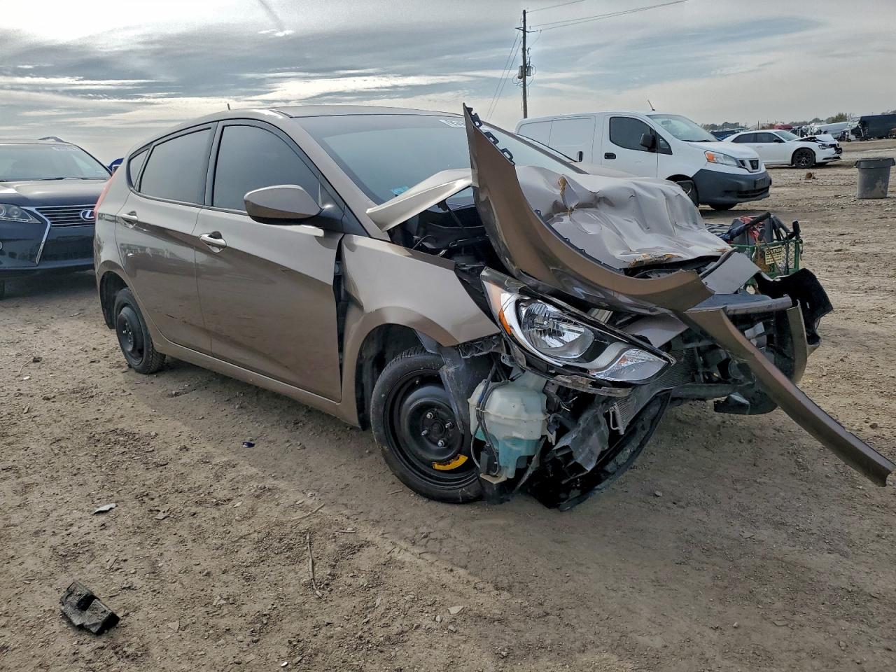 Hyundai ACCENT Gls Image 2