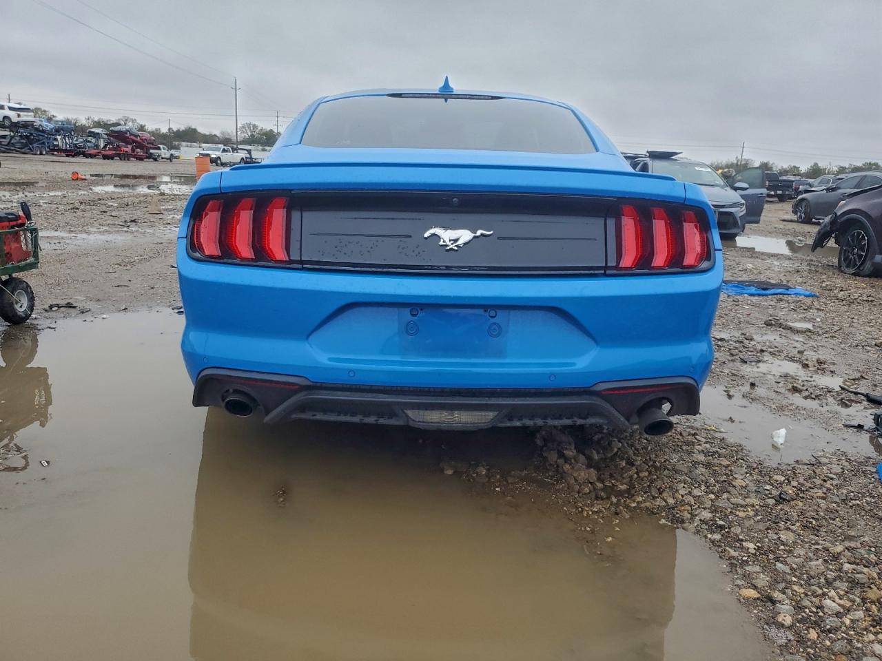 Ford Mustang Image 6