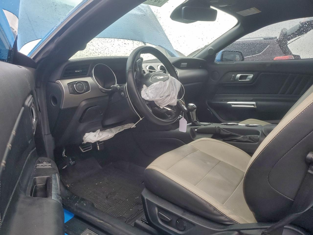 Ford Mustang Image 7