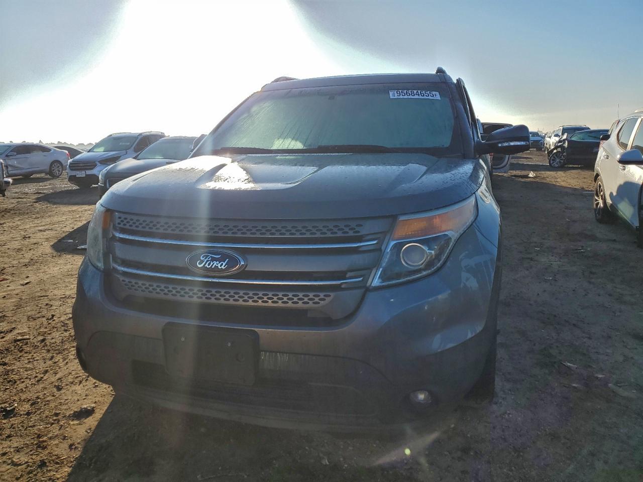 Ford Explorer Limited Image 8