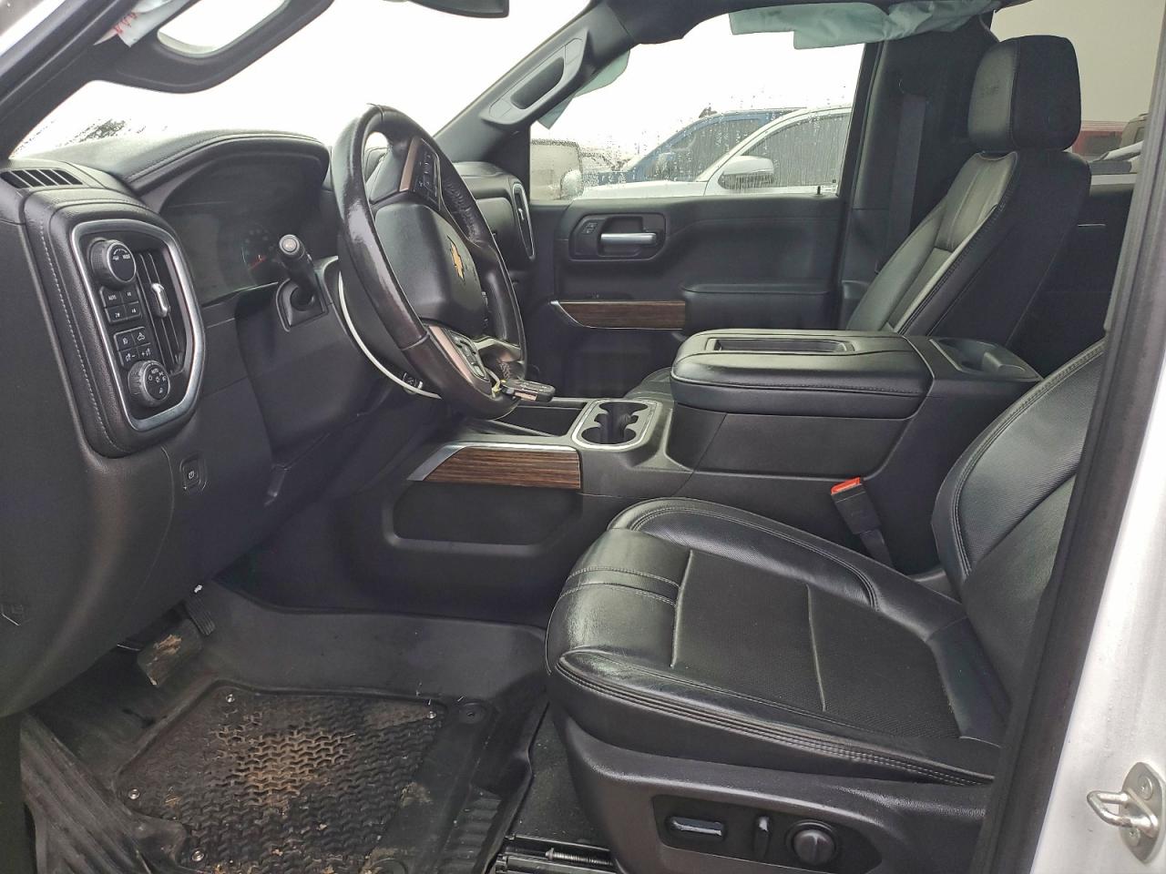 Chevrolet Silverado K1500 High Country Image 2