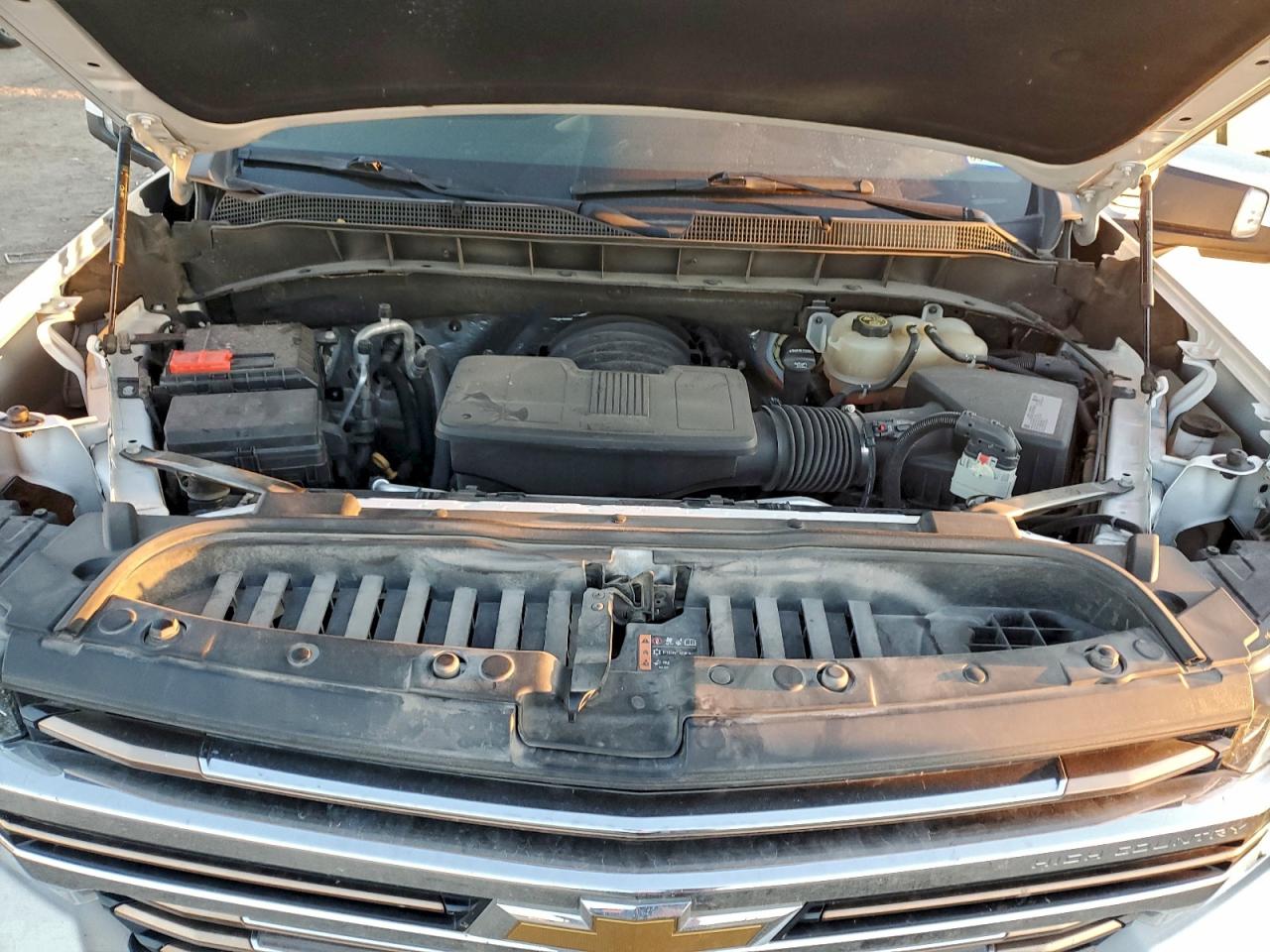 Chevrolet Silverado K1500 High Country Image 12