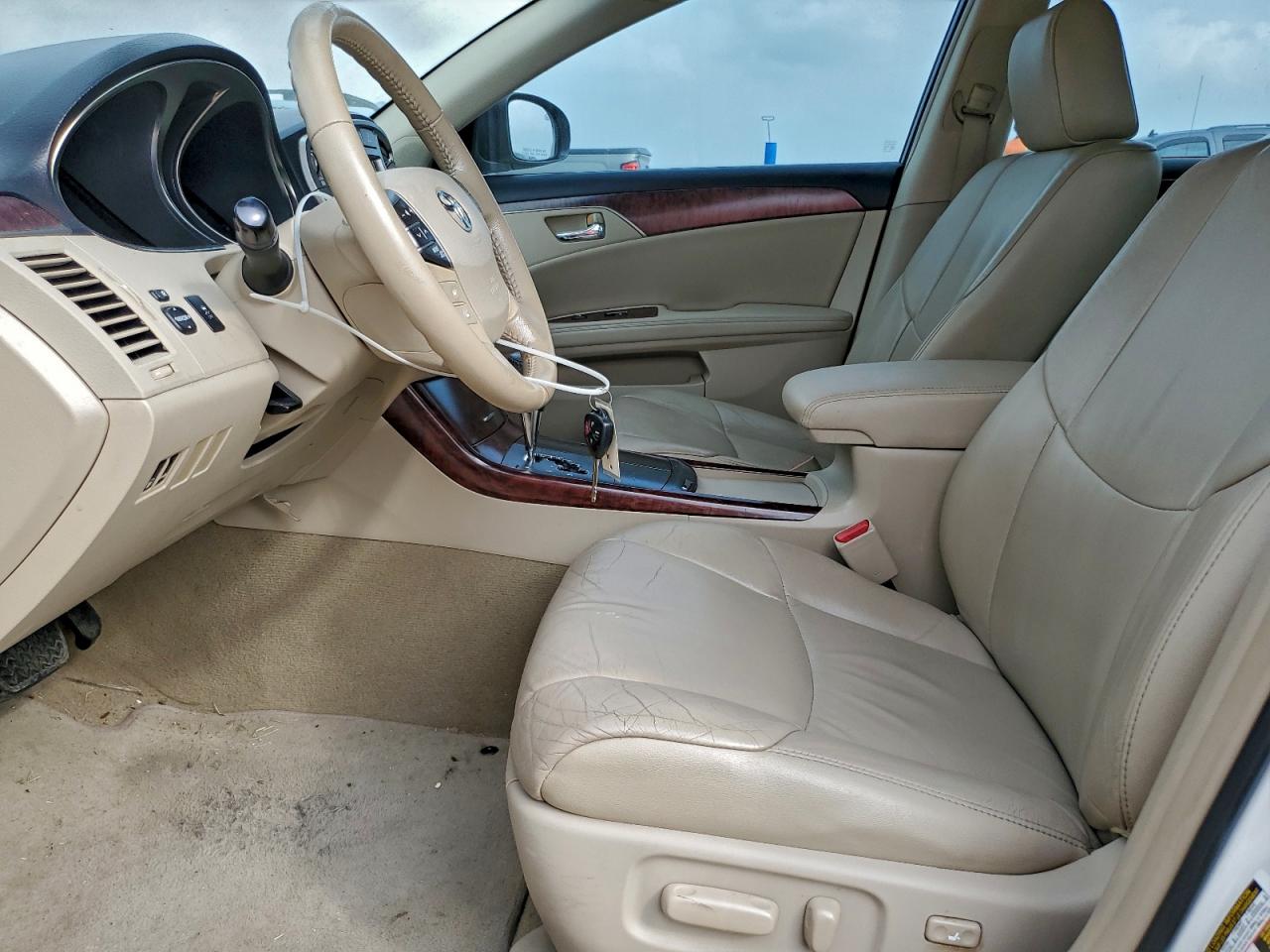 Toyota Avalon Base Image 11