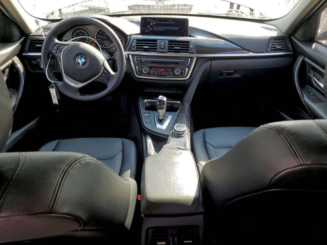 BMW 3 Series Xi Image 12