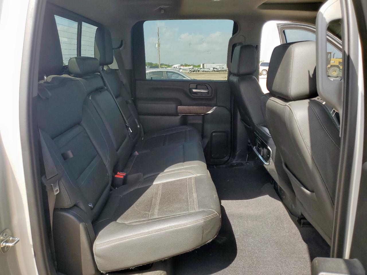 GMC Sierra K2500 Denali Image 7